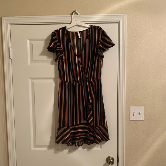 Mid length dress - Picture 4 of 4